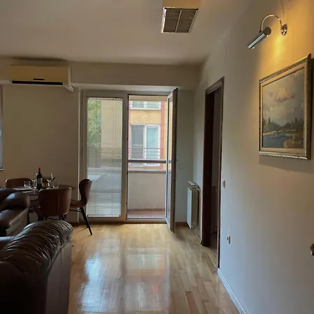 M House * Скоп'є